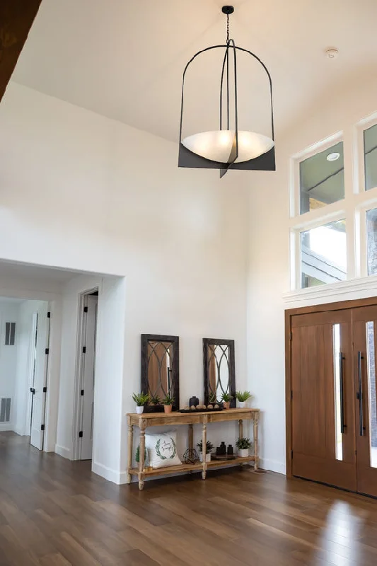 Small Chandeliers for Compact RoomsSmall Chandeliers for Compact Rooms1947-48MB